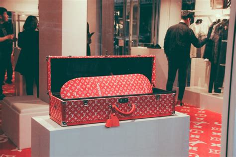 bondi lv supreme|Louis Vuitton x Supreme Hits Worldwide Pop.